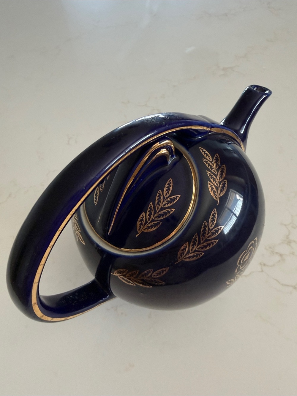 Vintage Hall Blue Ceramic Teapot with Gold Floral Accents, USA, 1930’s-1940’s - Picture 6 of 13